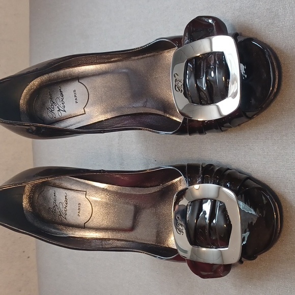 Roger Vivier Shoes - Roger Vivier Pumps